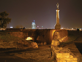 Duboki naklon gospodinu Beogradu Kalemegdan%20nocu%2048%20copy