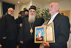 РАДОВАН БЕЛИ МАРКОВИЋ: Ране од којих живимо РАДОВАН БЕЛИ МАРКОВИЋ: Ране од којих живимо